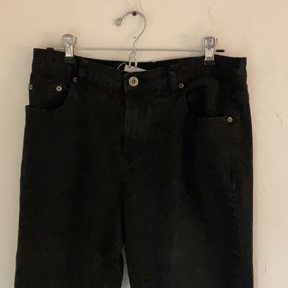 DG2 by Diane Gilman Virtual Stretch Straight Leg Jeans, Size 10P, Black - Picture 4 of 7